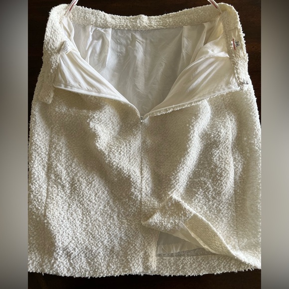 White Woman's Summer Suit 2 pcs (Shot-sleeve Blazer & Skirt) - Picture 10 of 16